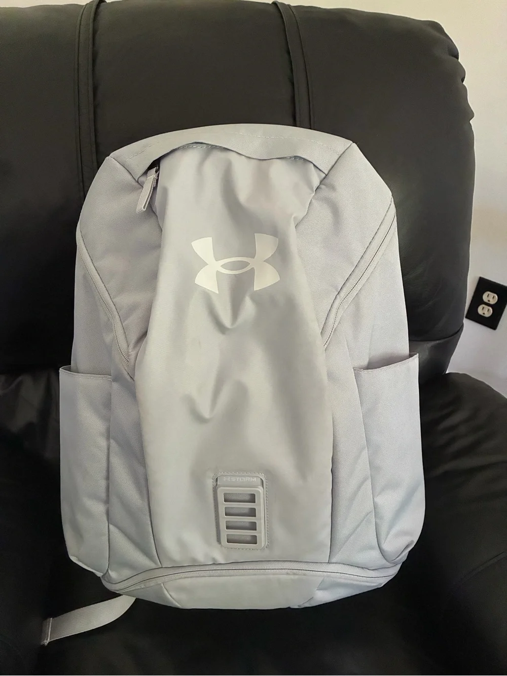 Under Armour Men’s Light Gray Backpack